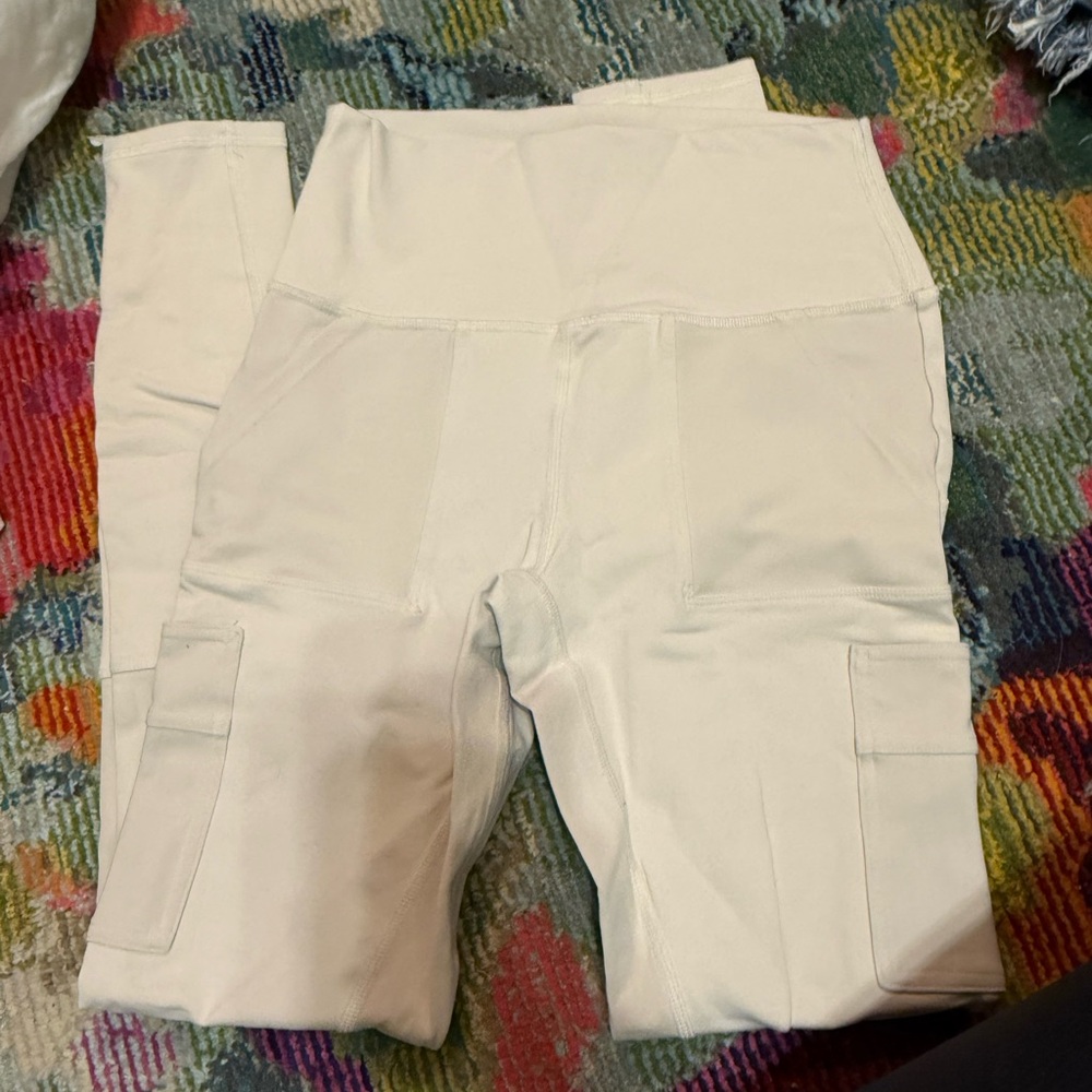 Alo Cream Leggings